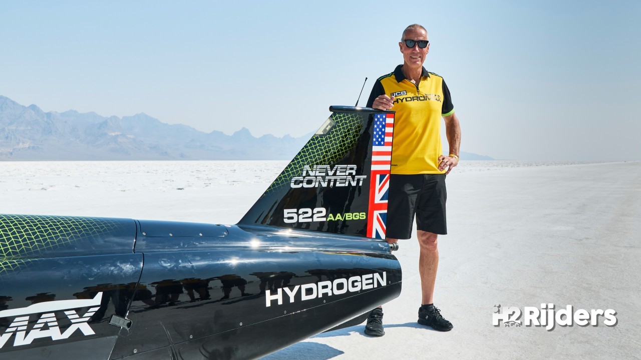 Hydrogen engine hits 592 km/h: JCB Hydromax breaks speed record at Bonneville